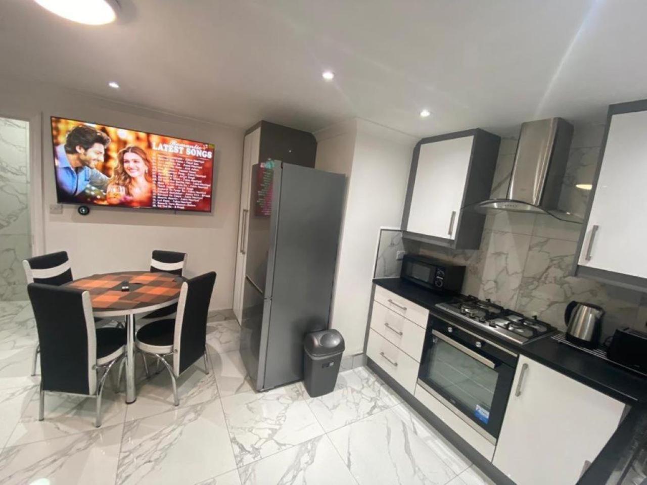The Royal Boutique Piccadilly By London Sleep 6 *
