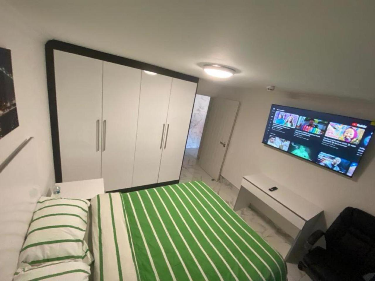 The Royal Boutique Piccadilly By London Sleep 6 * Hayes (Greater London)
